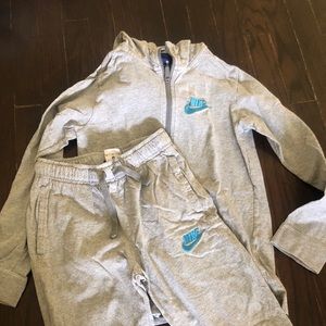 Nike boys Jogging suit grey, size M